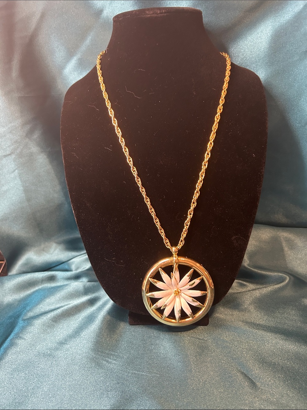 Bold, Mod Gold and White Flower Pendant Necklace